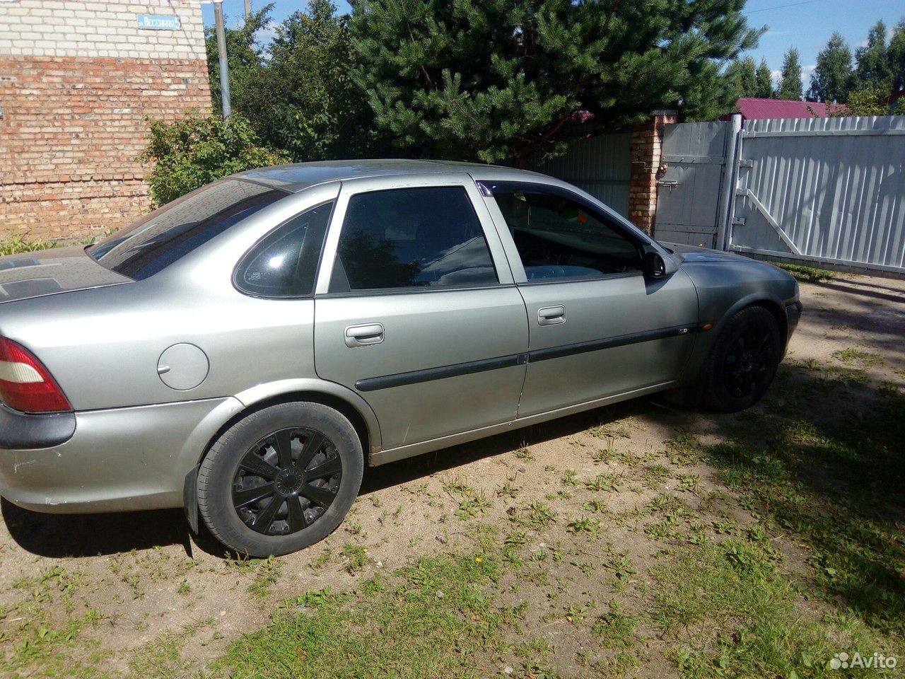 Opel Vectra 1.8 МТ, 1996, седан