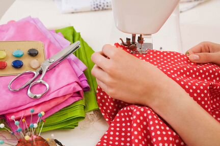 Услуги по пошиву, ремонту и переделке одежды