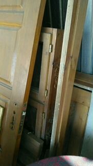 Оконный блок 1500*1300мм,дверь деревянная с коробк