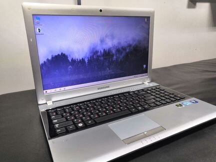 Ноутбук SAMSUNG RV 520