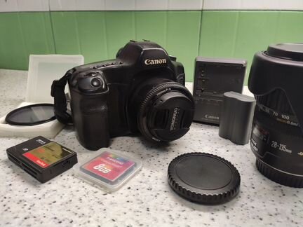 Canon 5D Full Frame EF 28-135mm+50mm+32Gb+BG