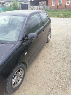 Volkswagen Polo 1.4 МТ, 2001, битый, 250 000 км