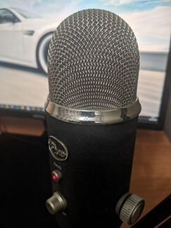 Микрофон Blue Yeti Pro