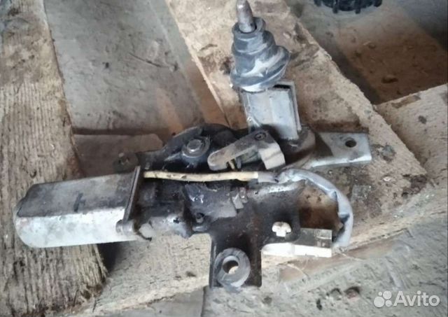 Мотор стеклоочистителя задней двери Прадо 90