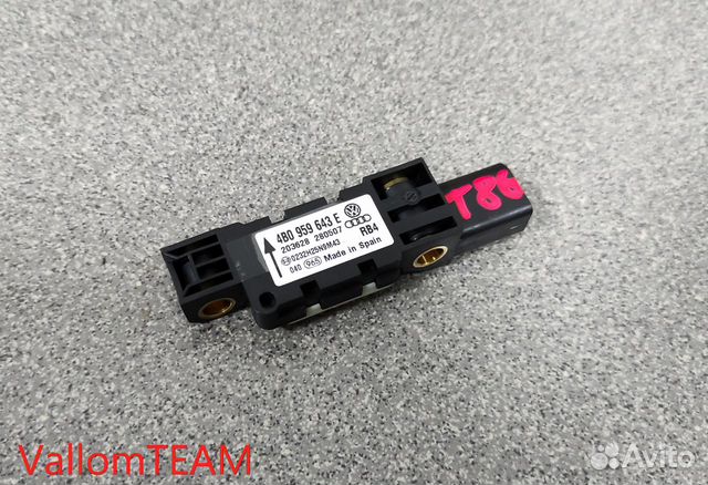 Лот T86 Датчик удара VW Touareg