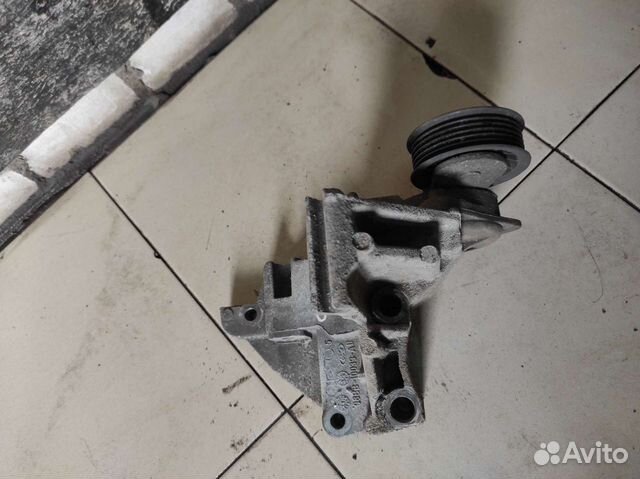 Кронштейн генератора для Форд Фокус 1 98BB10039AD