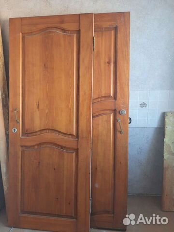 Дверь входная деревянная бу,лиственница