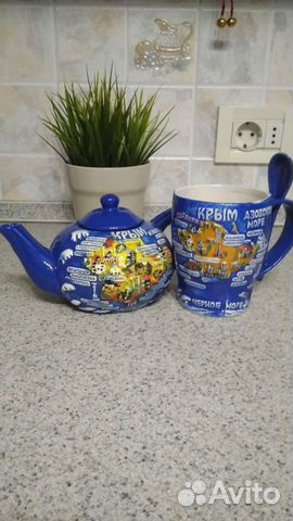 Заварочный чайник и чашка