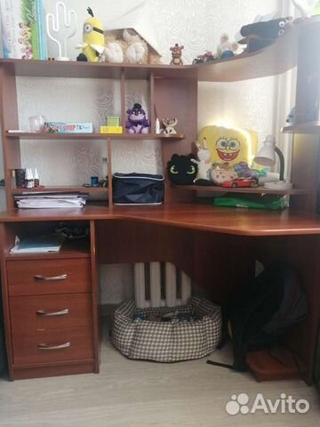 Угловой письменный стол