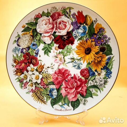 Фарфоровая тарелка