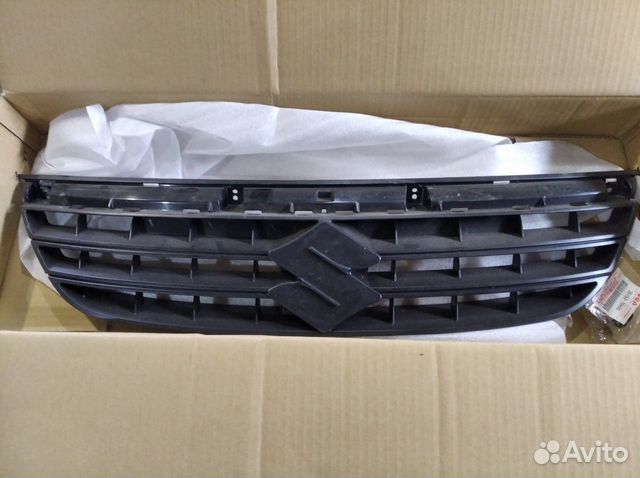 Решетка радиатора Suzuki sx4 новая оригинал