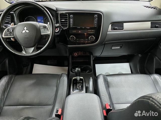 Mitsubishi Outlander `2014