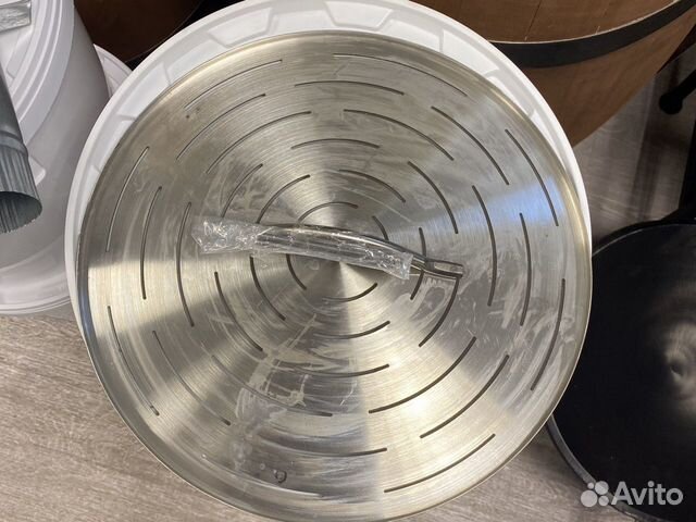 Фальш дно, щелевое сито, на ножках куб 37 литров