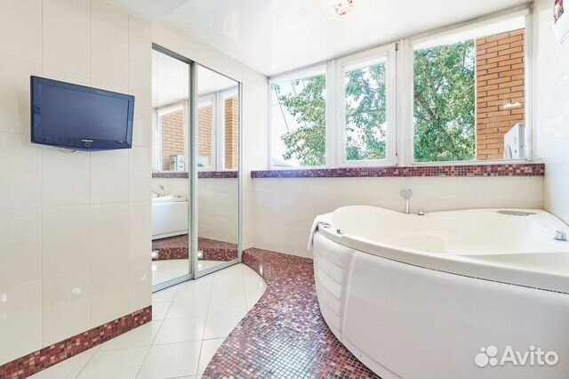 

2-к. квартира, 72 м², 4/5 эт.
