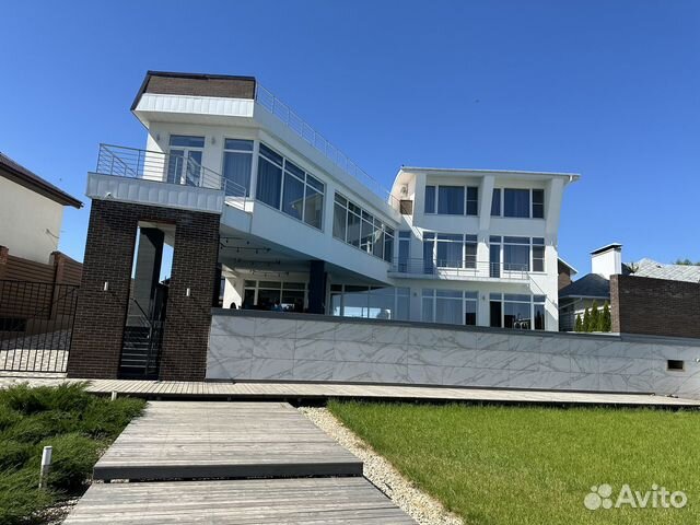 

10-к. и более дом, 700 м²