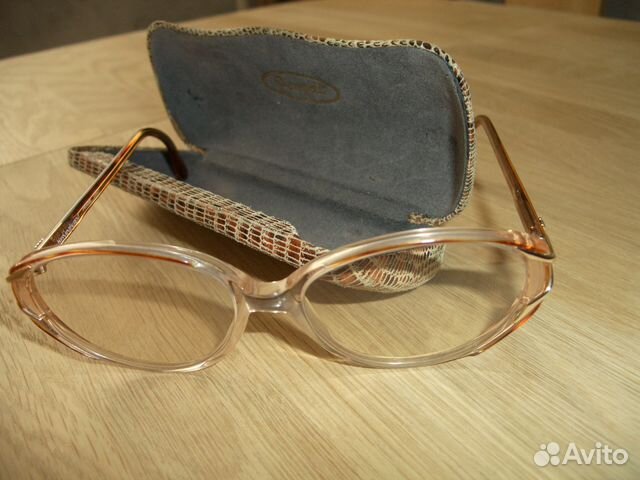 Солнцезащитные очки Yves Saint Laurent женские