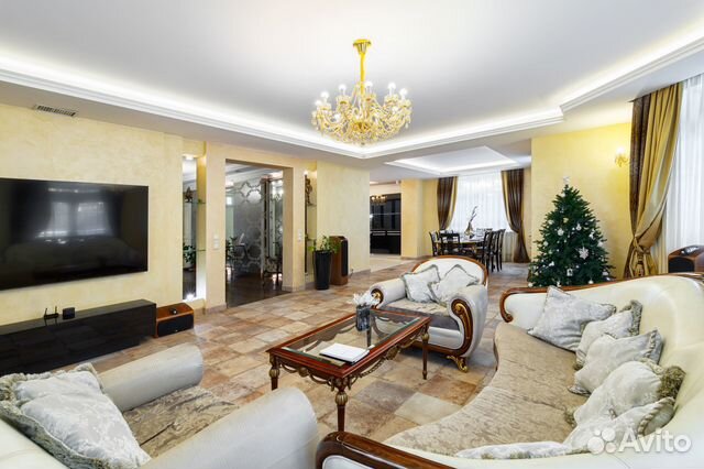 

Коттедж 700 м² на участке 17 сот.