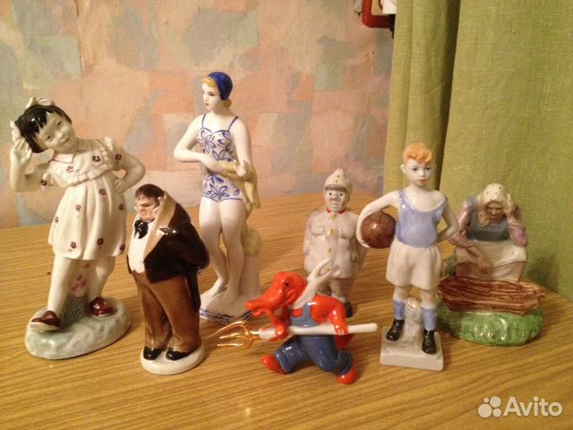 Статуэтки фарфоровые
