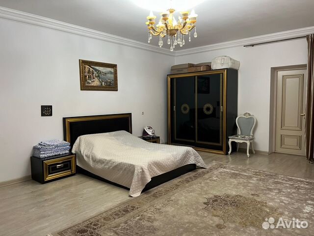 

Дом 200 м² на участке 10 сот.