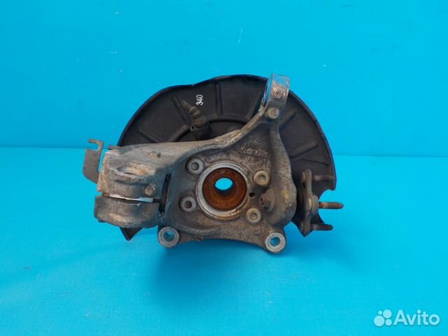 Поворотный кулак передний правый Пассат цц Поворотный кулак передний правый Пассат цц