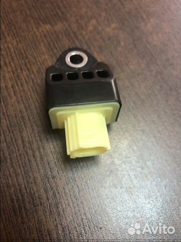 Toyota RAV 4 IV Датчик удара боковой 89831-33050