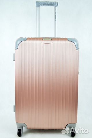 Чемодан на 4-х колесах Чемодан на 4-х колесах