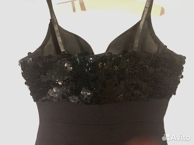 Бандажное платье Под Herve Leger Бандажное платье Под Herve Leger