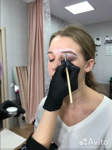Оформление и окрашивание бровей Оформление и окрашивание бровей