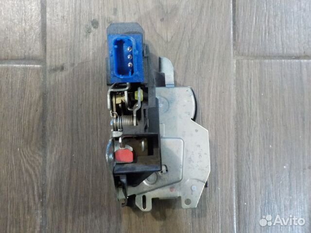 Замок двери Bmw e36 Замок двери Bmw e36