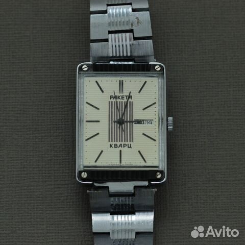 Ракета кварц, кварцевые часы СССР на браслете в Ракета кварц, кварцевые часы СССР на браслете в
