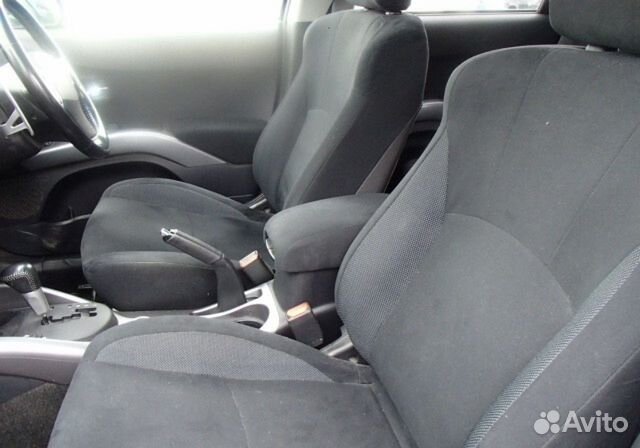 В разборе Mitsubishi Outlander XL