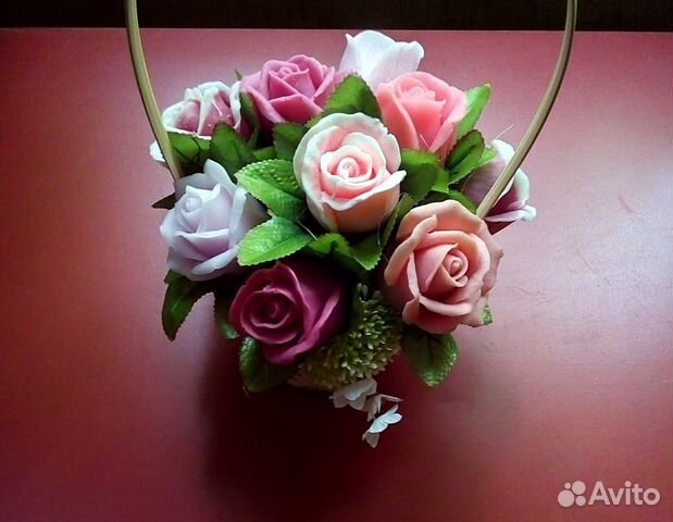 Букет роз из мыла в корзине