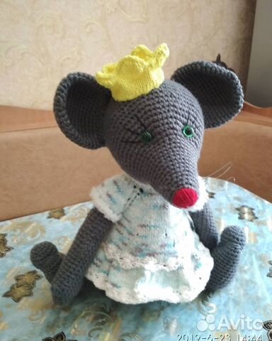 Вязаные игрушки Мышка королева Вязаные игрушки Мышка королева
