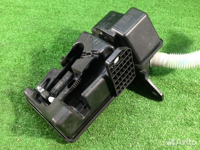 Бачок омывателя Volkswagen Tiguan I 2.0 2010 Бачок омывателя Volkswagen Tiguan I 2.0 2010