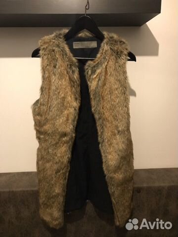 Меховая жилетка Zara р-р М Меховая жилетка Zara р-р М
