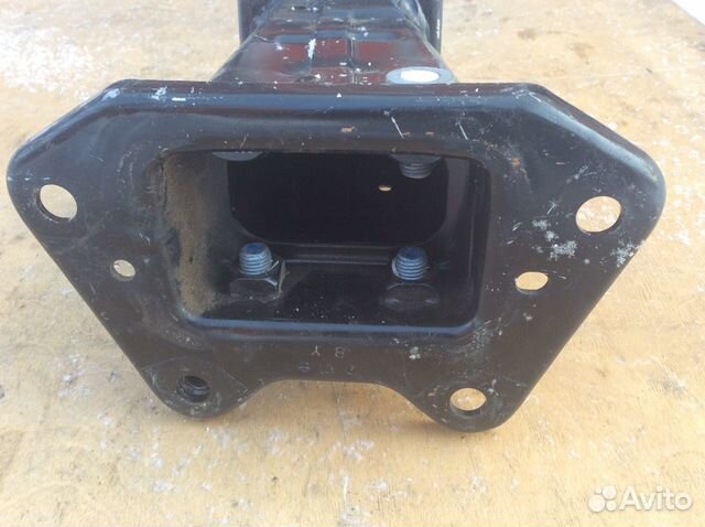 Кронштейн усилителя правый Mercedes w221 S