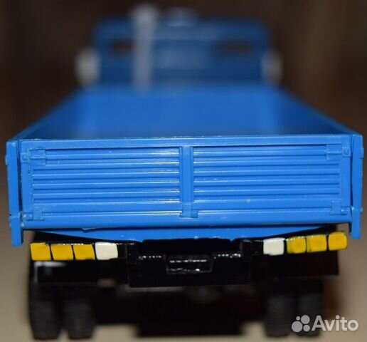 Масштабная модель авт-ля Камаз в масштабе 1/43