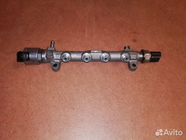 Топливная рампа Volkswagen Passat B7 2.0 TDI 2015 Топливная рампа Volkswagen Passat B7 2.0 TDI 2015