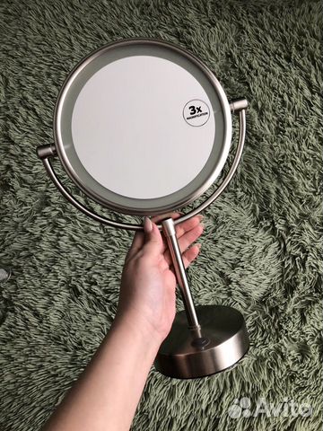 Настольное зеркало с подсветкой