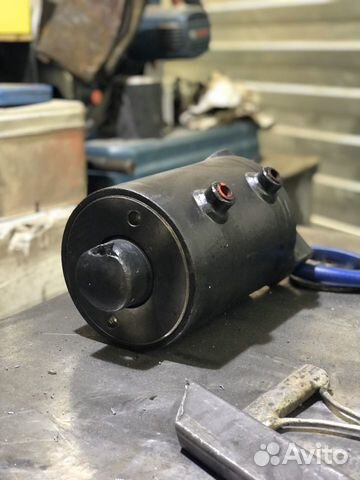Гидроцилиндр тисков D80x100 / D50x100