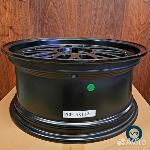 Комплект дисков с полкой BBS LM 18 Комплект дисков с полкой BBS LM 18
