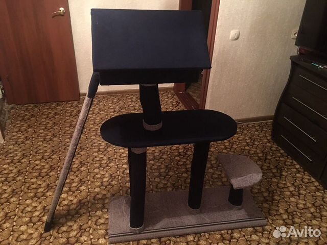 Домик для кошки с когтеточками Домик для кошки с когтеточками