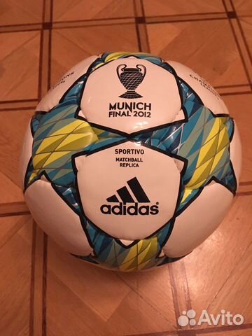 Футбольный мяч adidas Лиги Чемпионов 2012 Мюнхен Футбольный мяч adidas Лиги Чемпионов 2012 Мюнхен