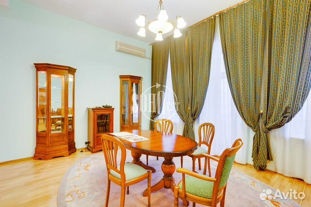 4-к квартира, 185 м², 2/5 эт.