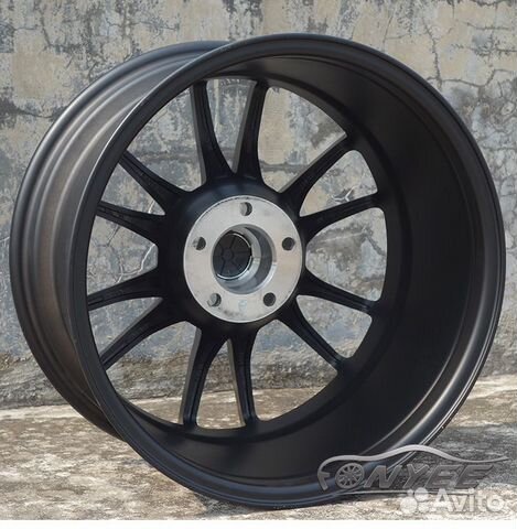 O.Z Racing Ultraleggera R18 J8 ET38 5X108 черные O.Z Racing Ultraleggera R18 J8 ET38 5X108 черные