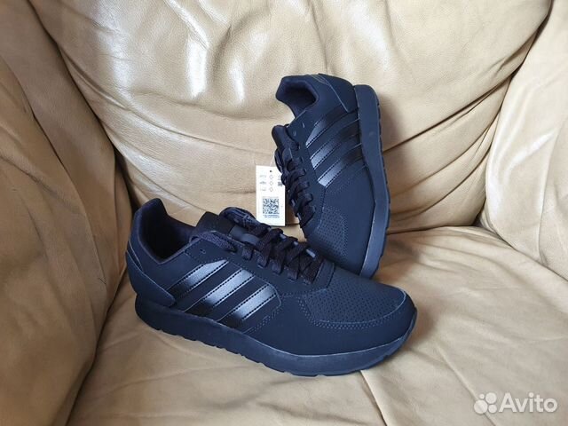Кроссовки Adidas новые 41 р (27 см ) Кроссовки Adidas новые 41 р (27 см )