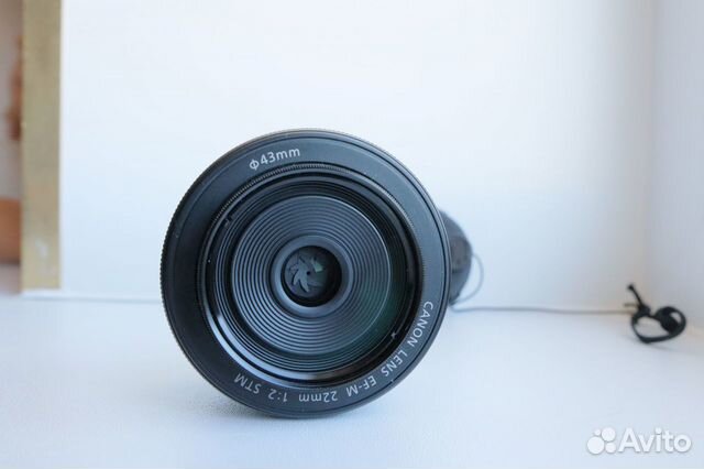 Объектив Canon EF-M 22mm