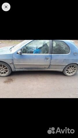 Двери передние левая и правая Пежо 306 с93-03г