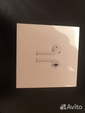 Наушники AirPods 2 с проводным зарядным футляром Наушники AirPods 2 с проводным зарядным футляром