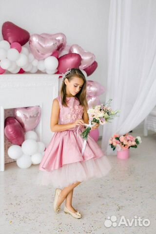 Новое нарядное платье